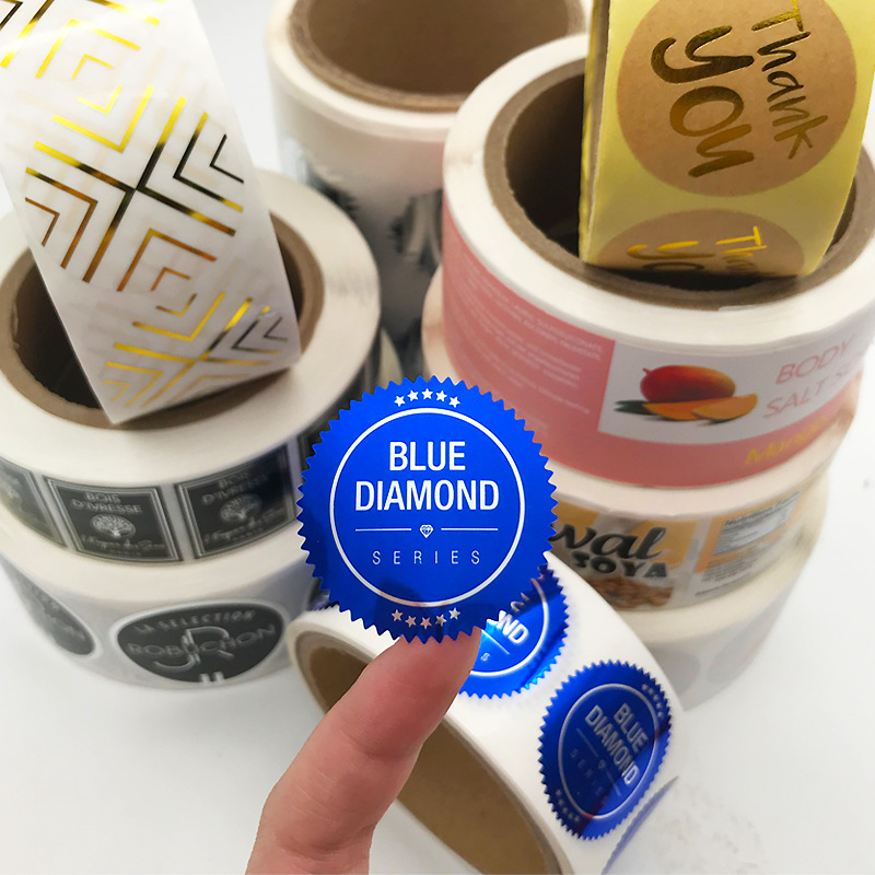 Lepiaca etiketa z natieraného papiera