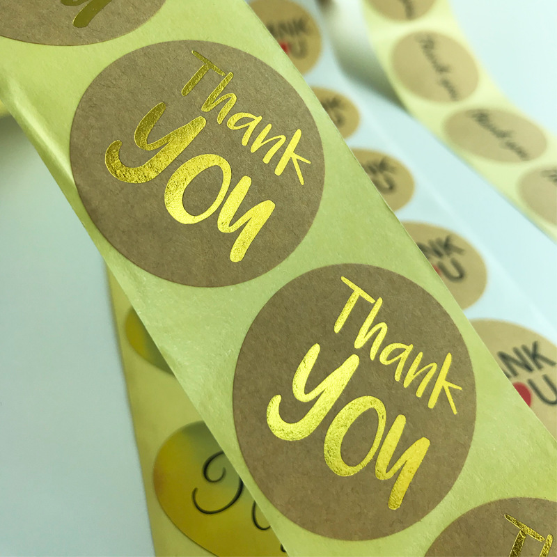 Lepiaca etiketa z natieraného papiera